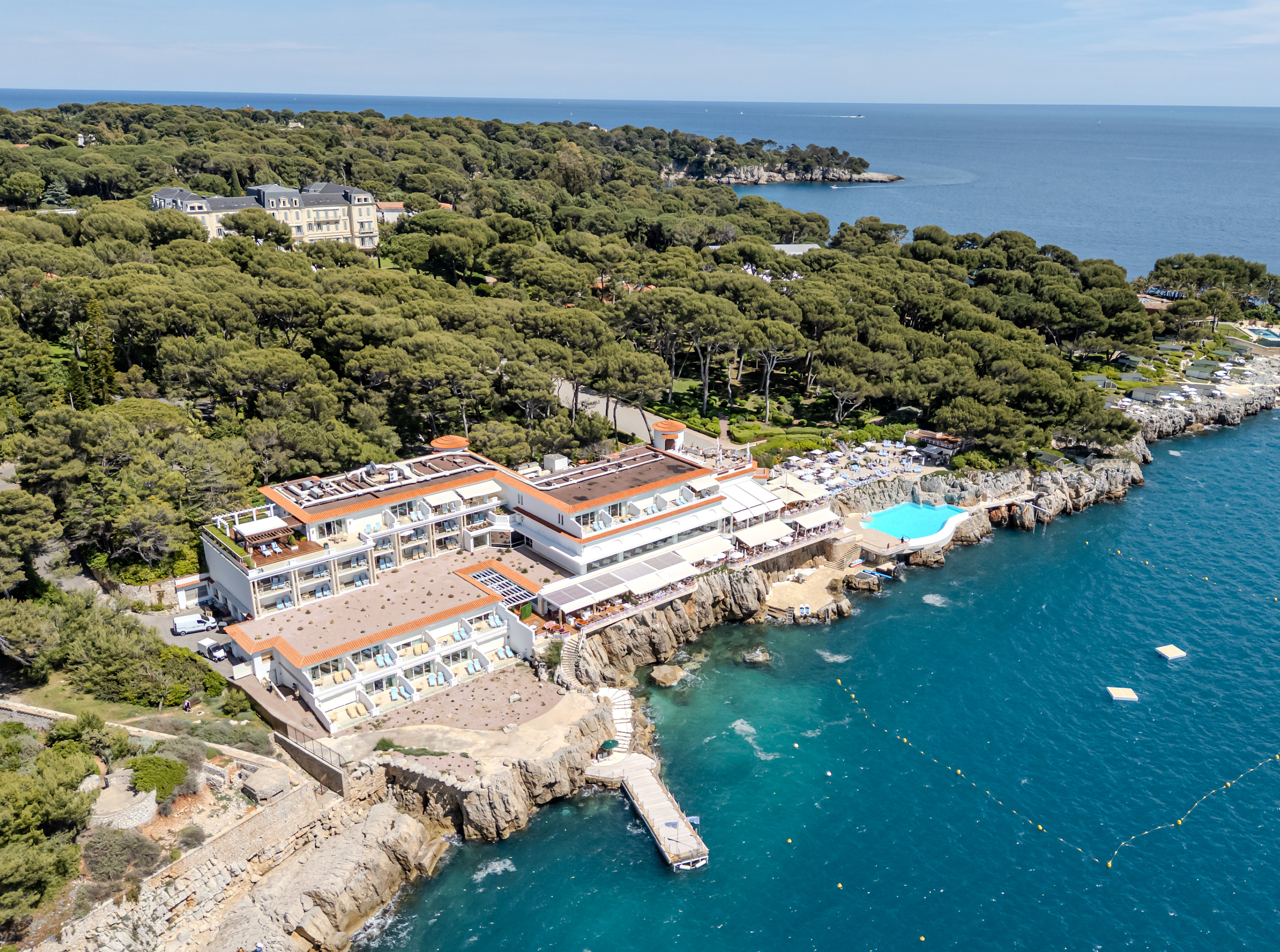 HDC - Aerial view of the property