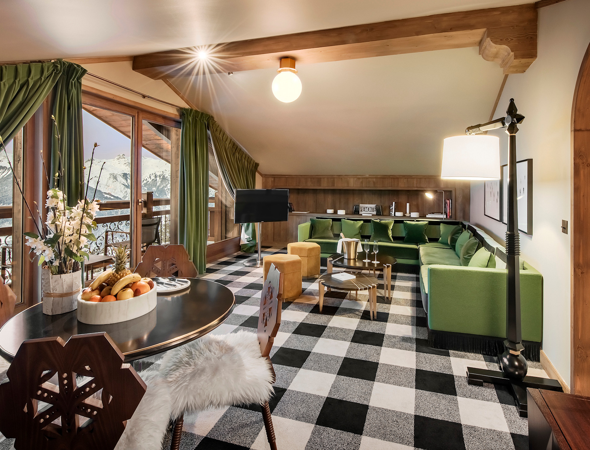 Deluxe One Bedroom Suite ilOEG