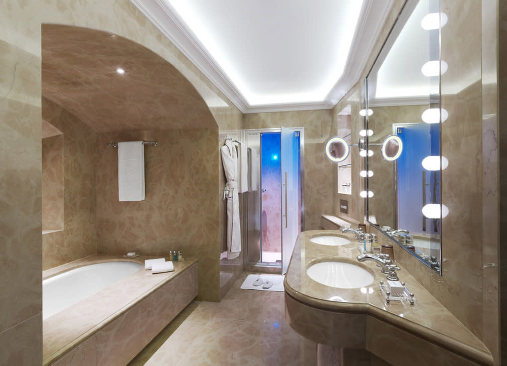 CSM - One Bedroom Suite Bathroom