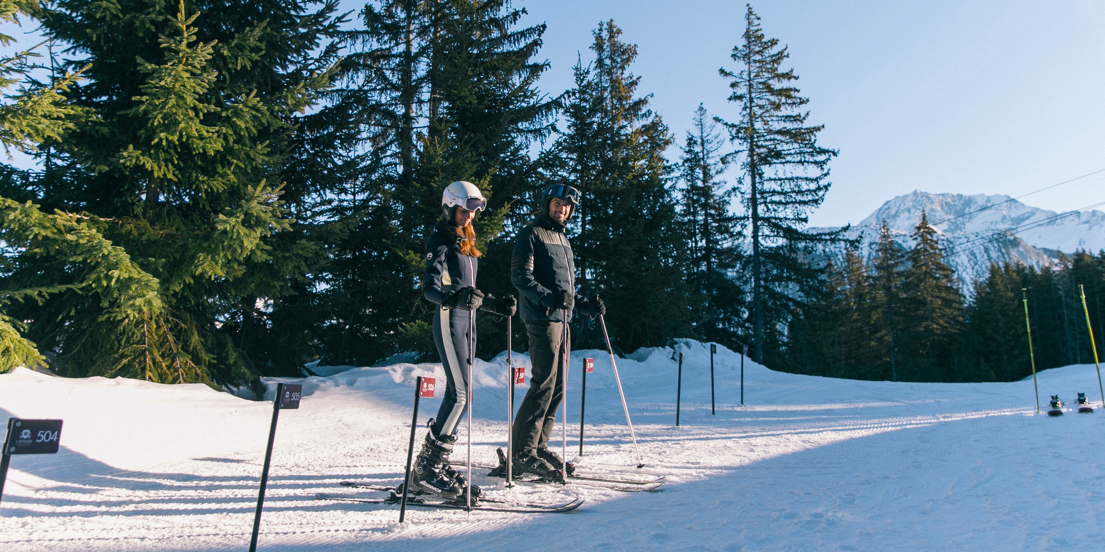 APG - Ski couple lifestyle