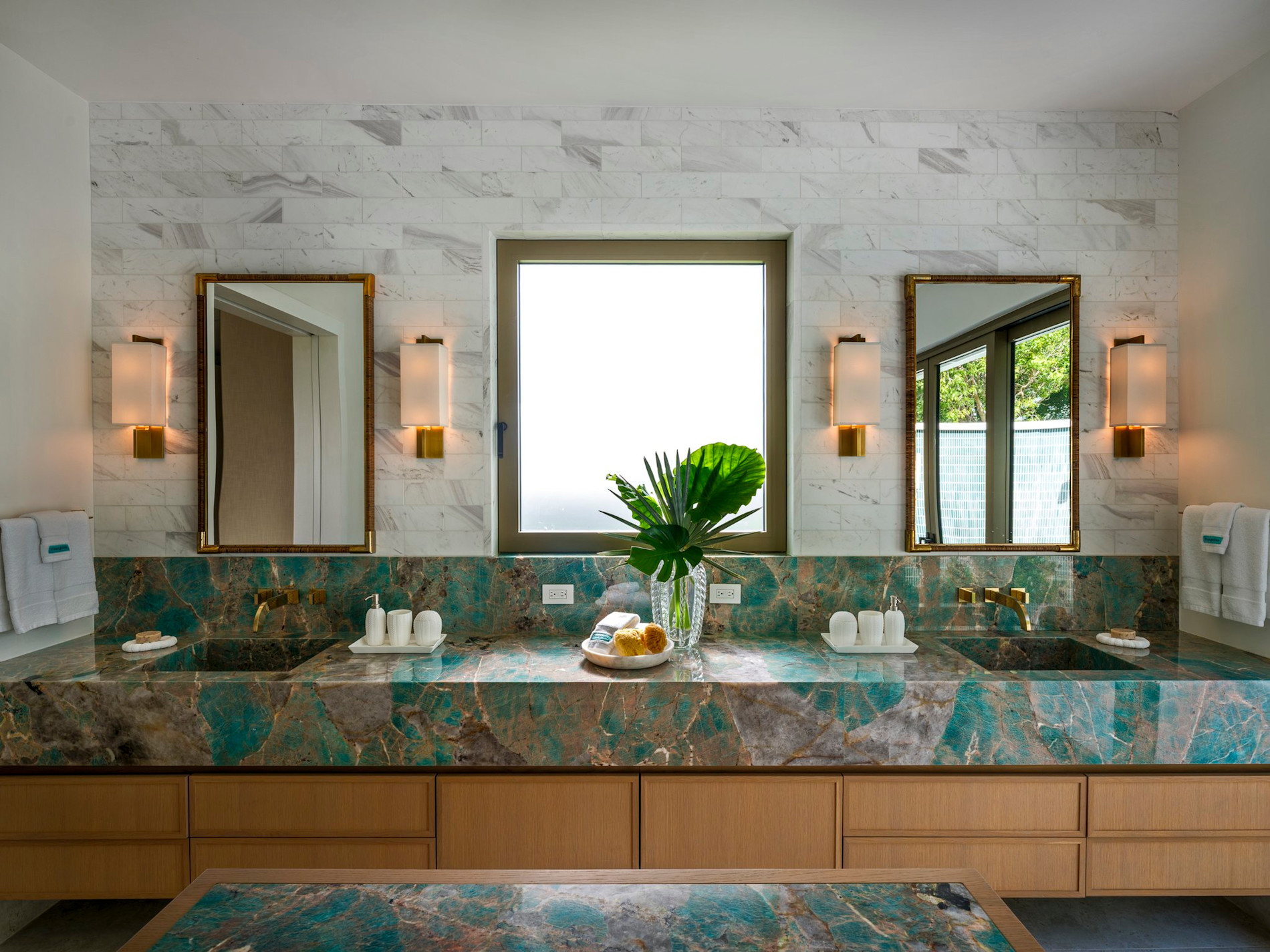 Room XEVL - Image 10