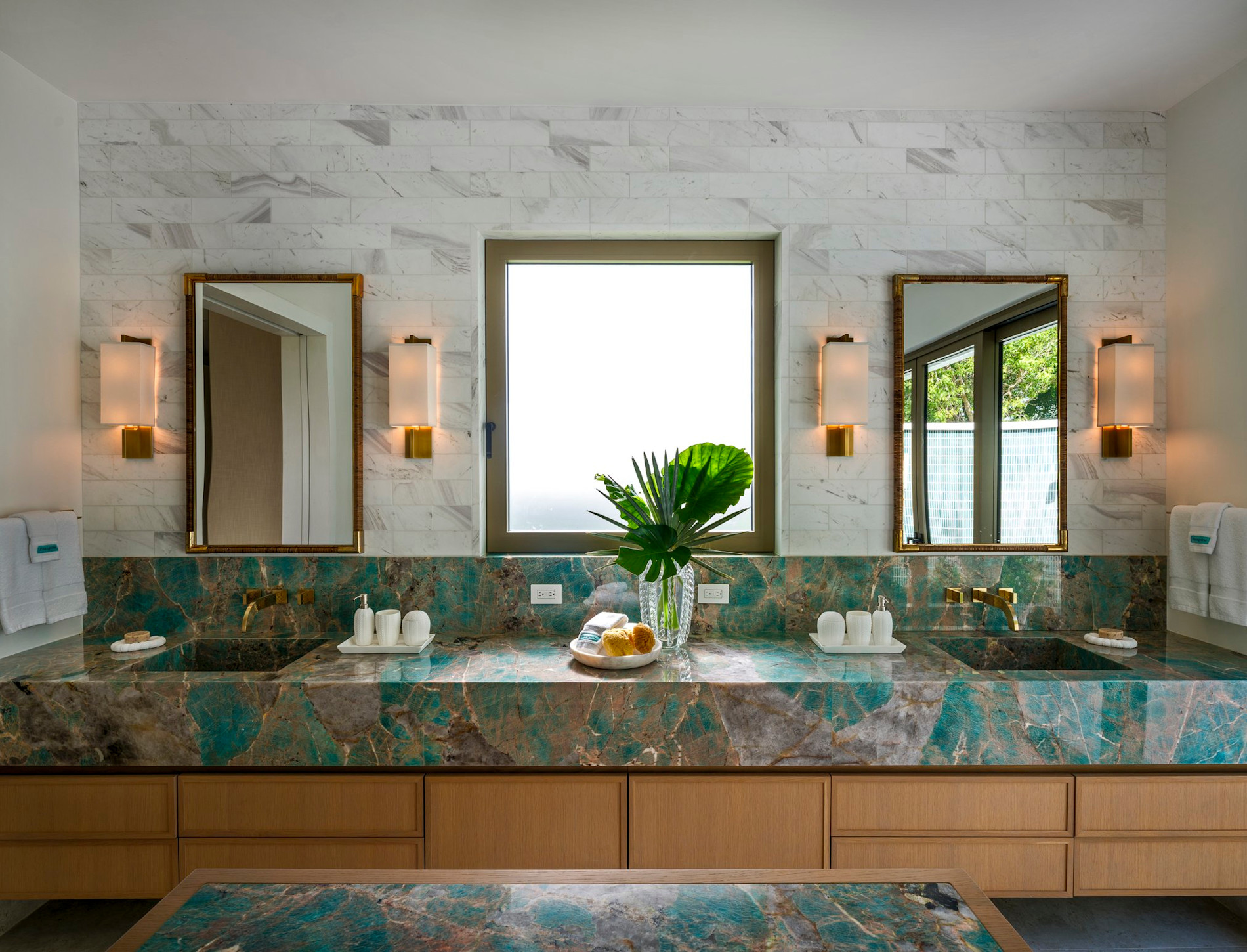 Room XEVL - Image 10