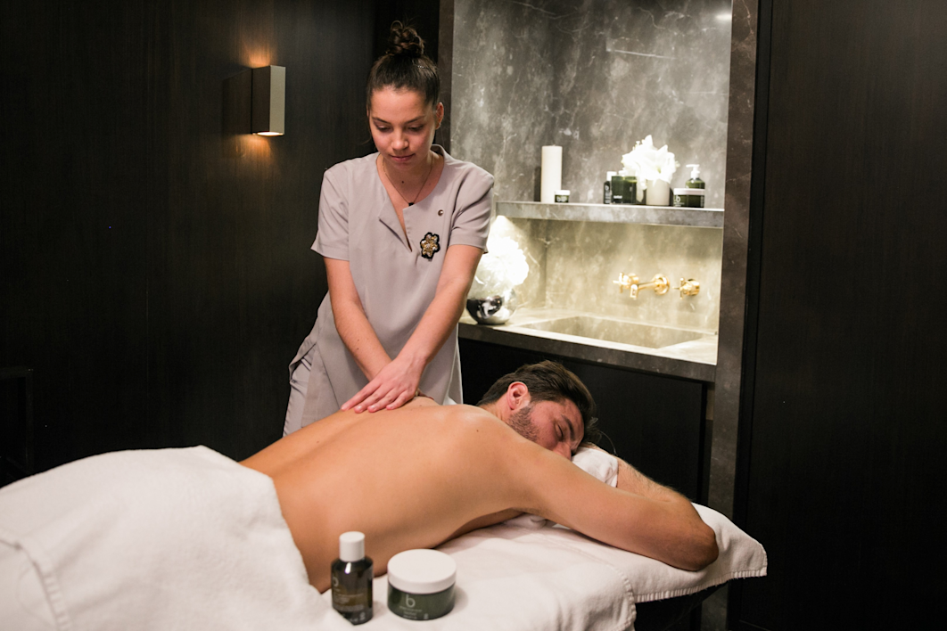 APG - Wellness massage team lifestyle