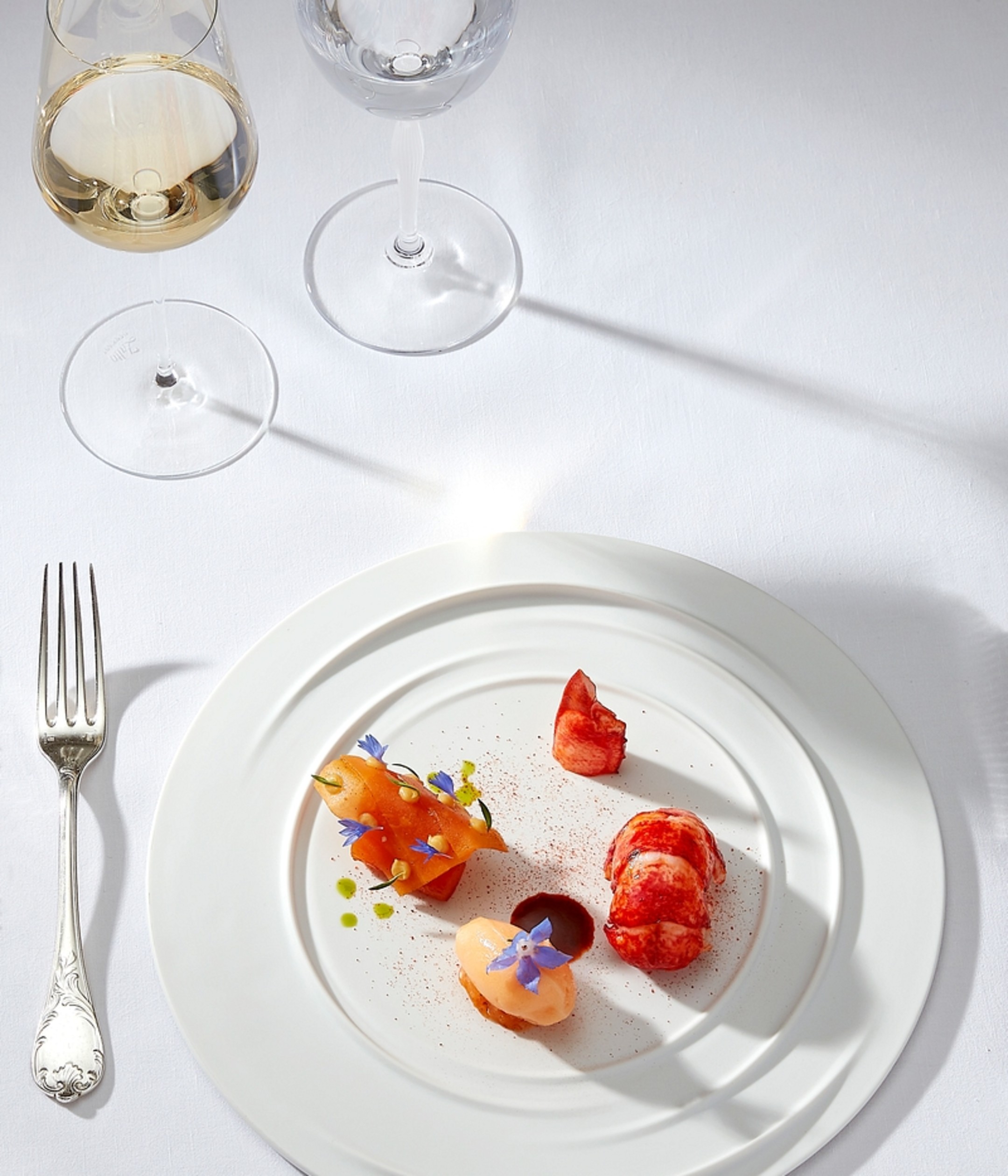 Le Bristol Paris Epicure Homard bleu de la Côte d’Opale, melon de Charente et hysope, bisque