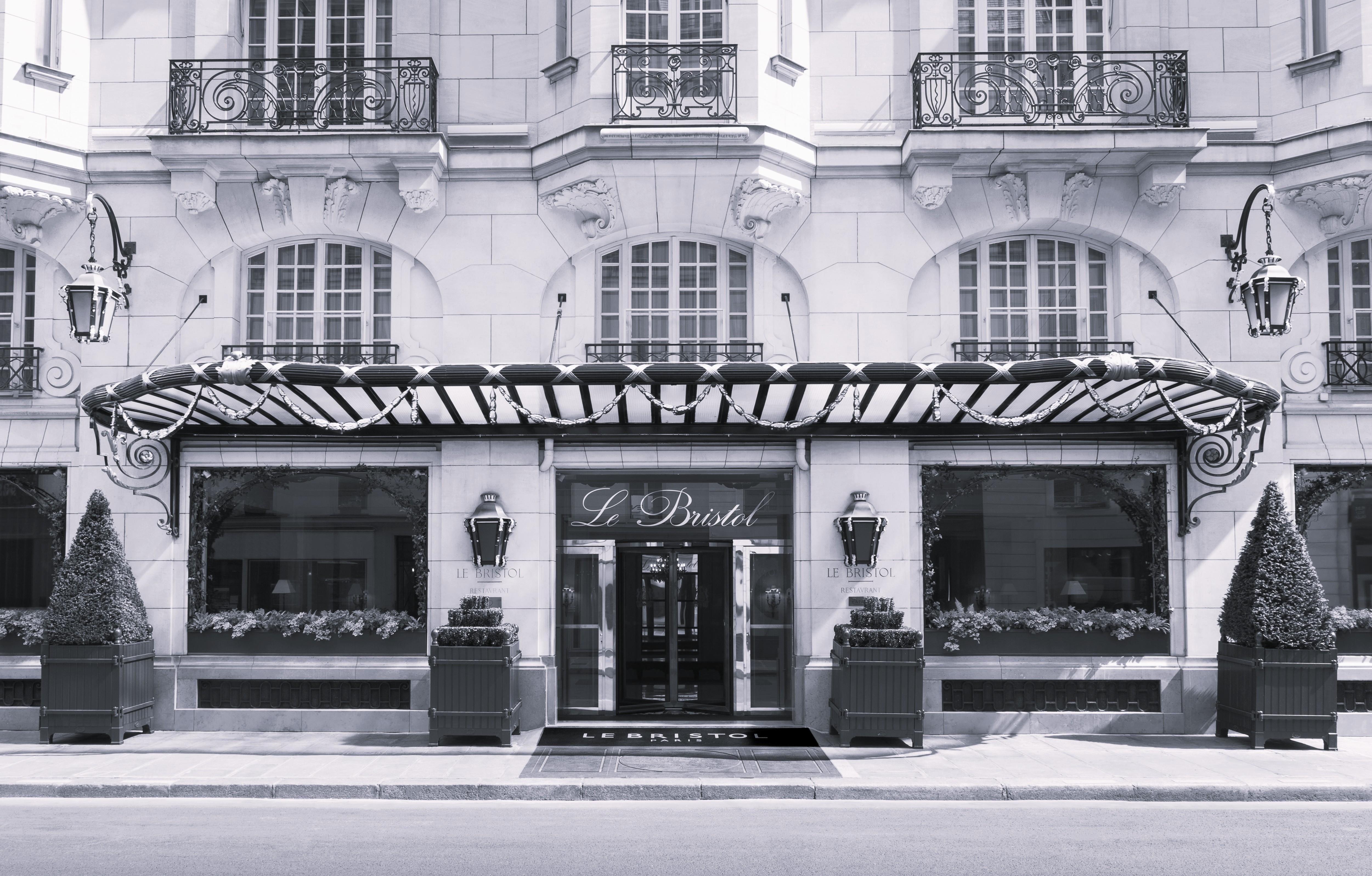 100 Years of History | 5-Star Hotel | Le Bristol Paris
