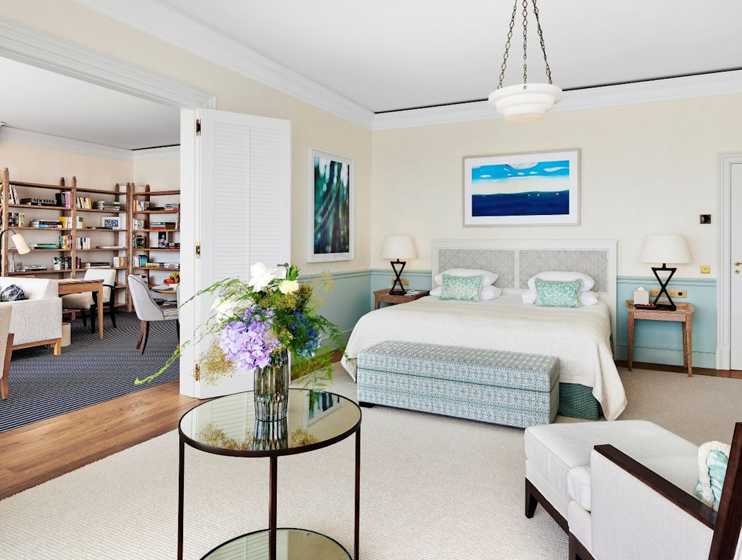 HDC - Eden-Roc Suite room