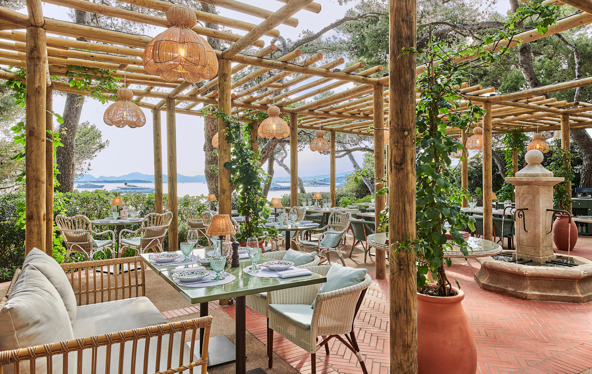 HDC - Giovanni's sunset & fountain