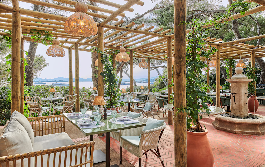 HDC - Giovanni's sunset & fountain