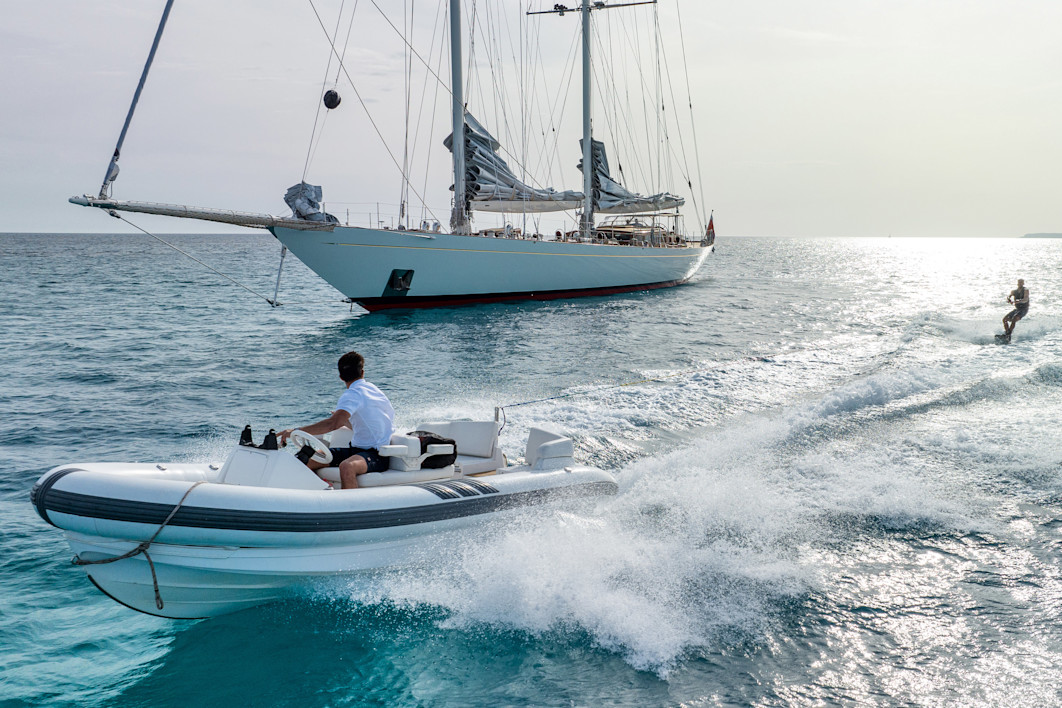 yacht-windrose-of-amsterdam-062023-toys-05