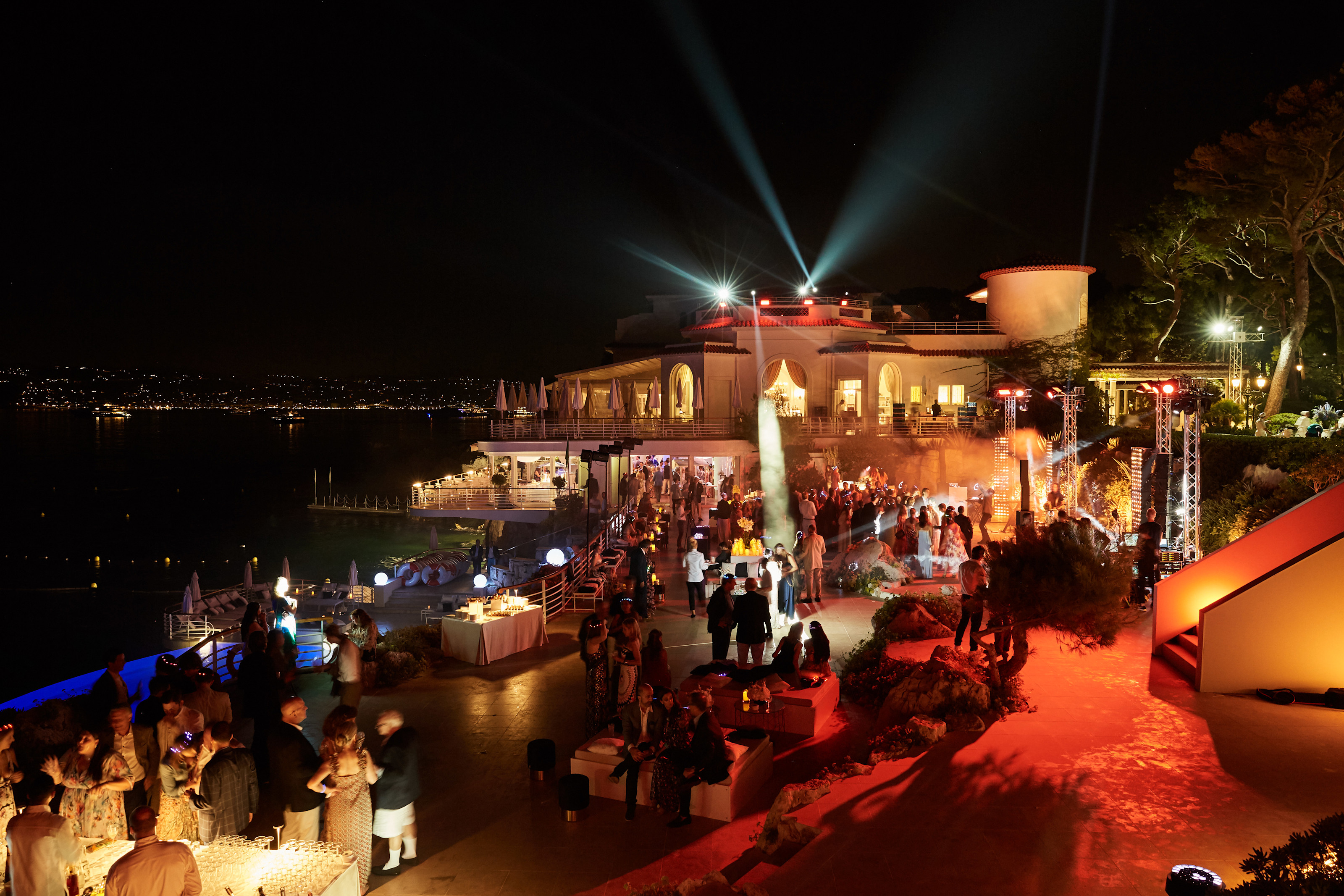 HDC - Pool Deck with guests