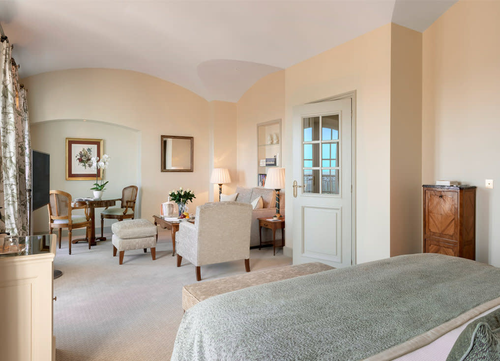 CSM - Deluxe Junior Suite Living-room