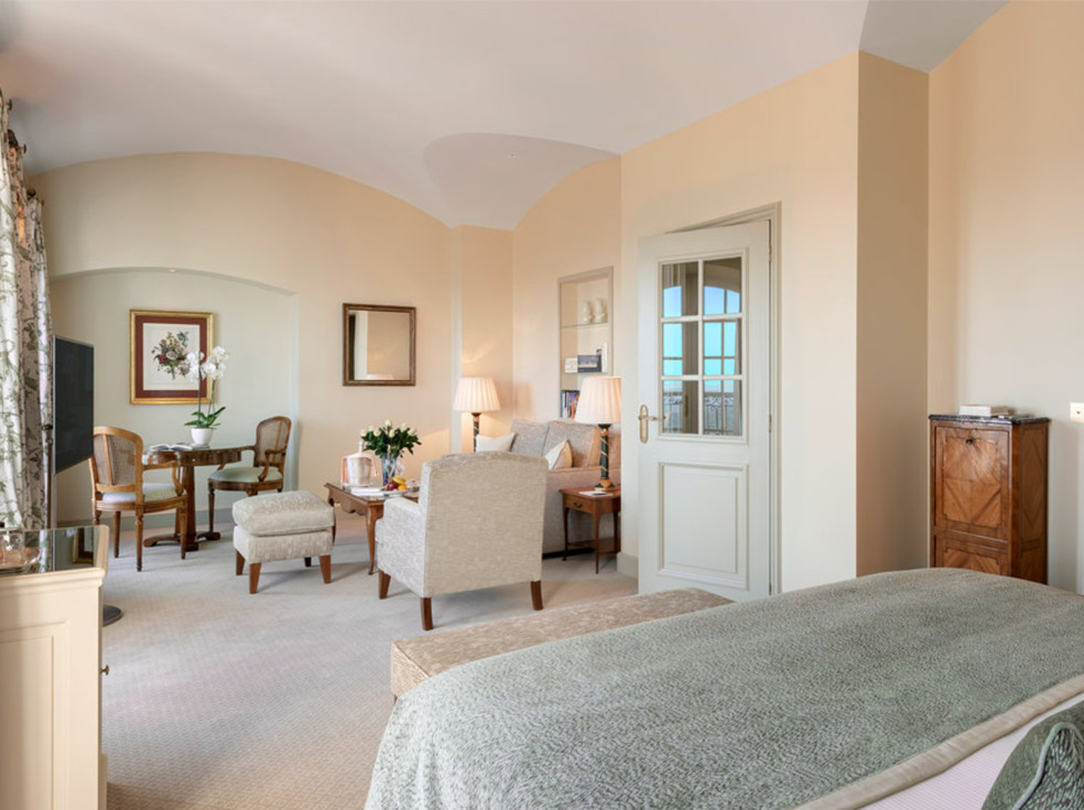 CSM - Deluxe Junior Suite Living-room