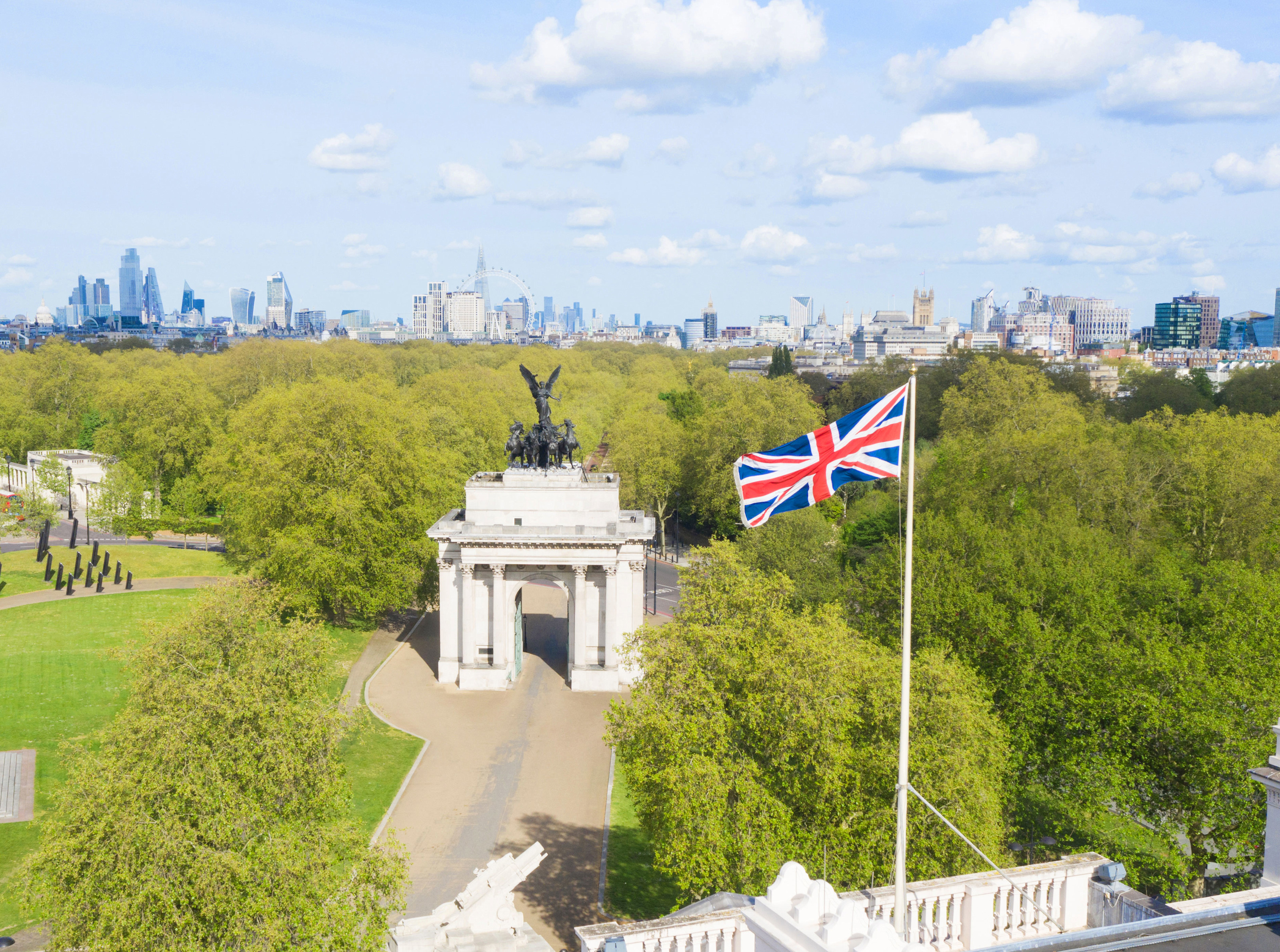 LAN - London Skyline from The Lanesborough