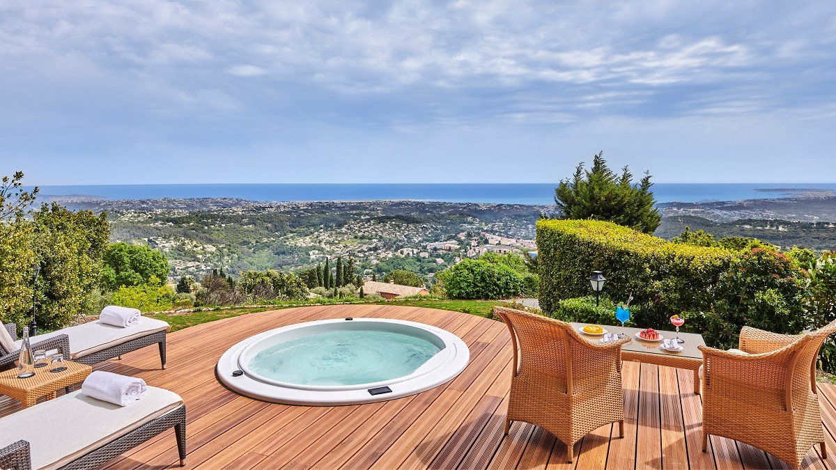 CSM - Villa Riou bain à remous