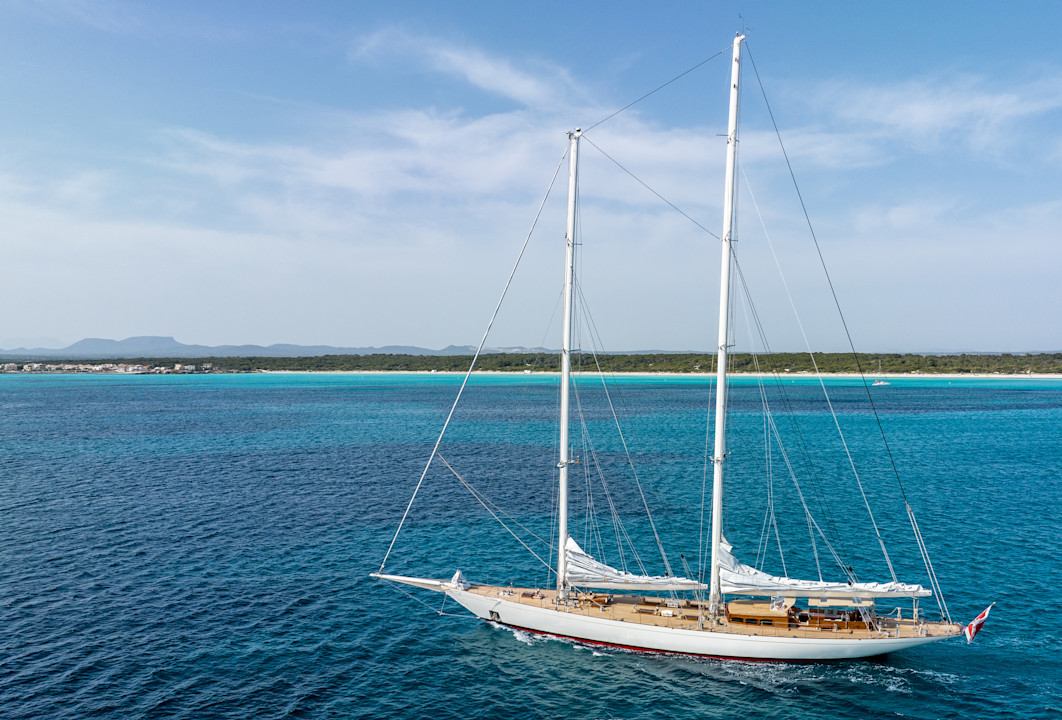 yacht-windrose-of-amsterdam-062023-exterior-06