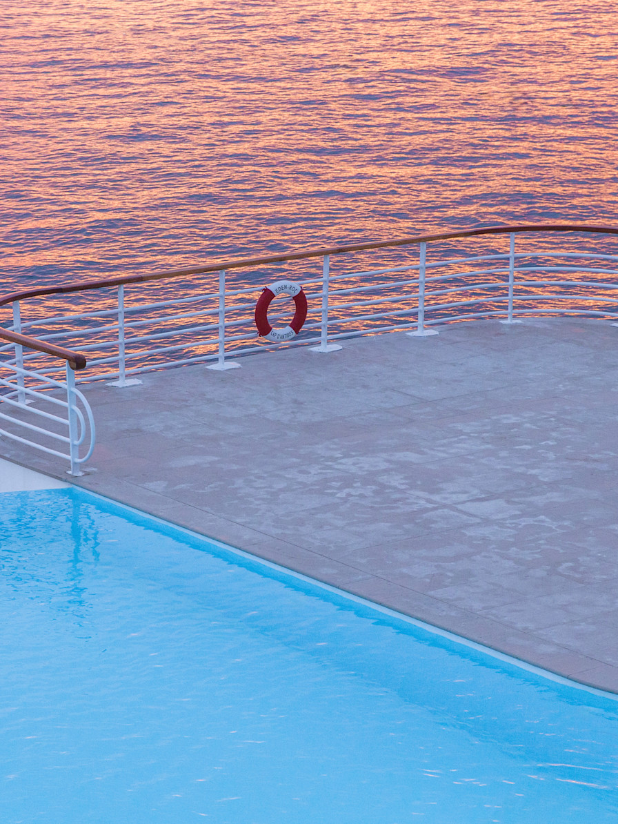 HDC - Pool at pink sunset
