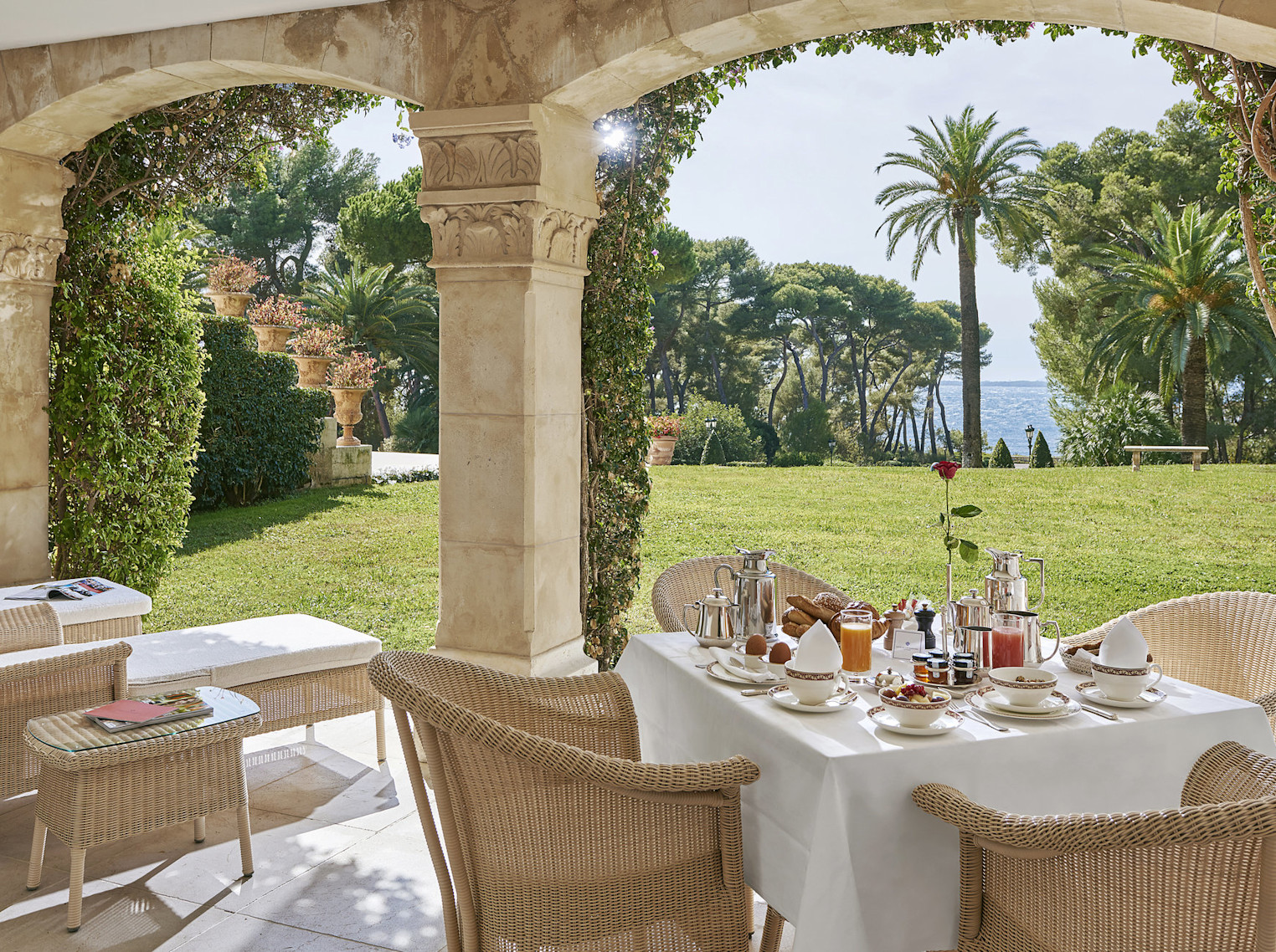 HDC - Deluxe Junior Suite View of the Gardens