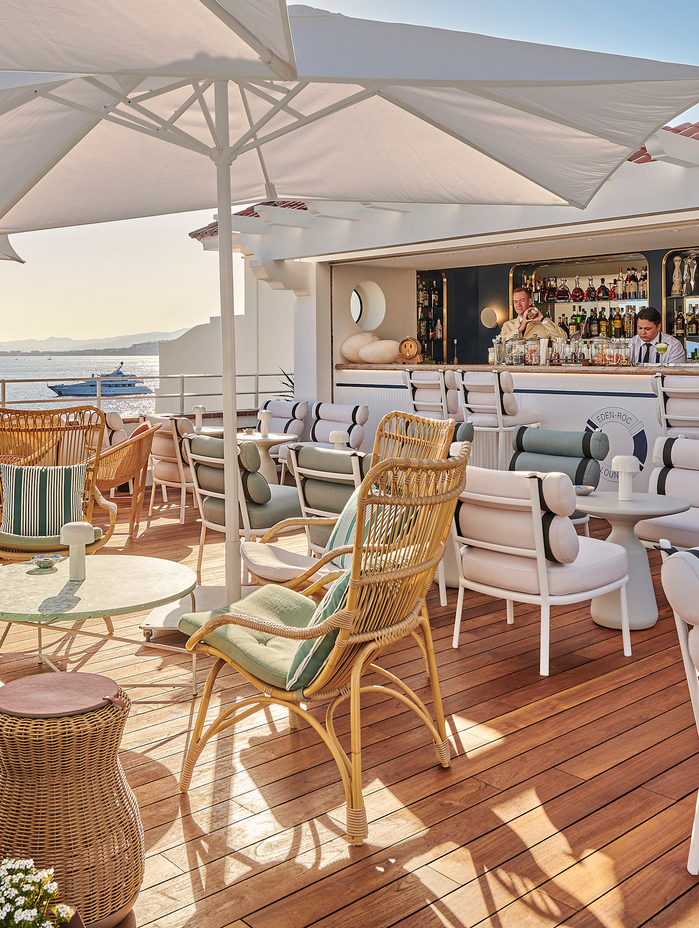 HDC - Eden-Roc Lounge cut sunset