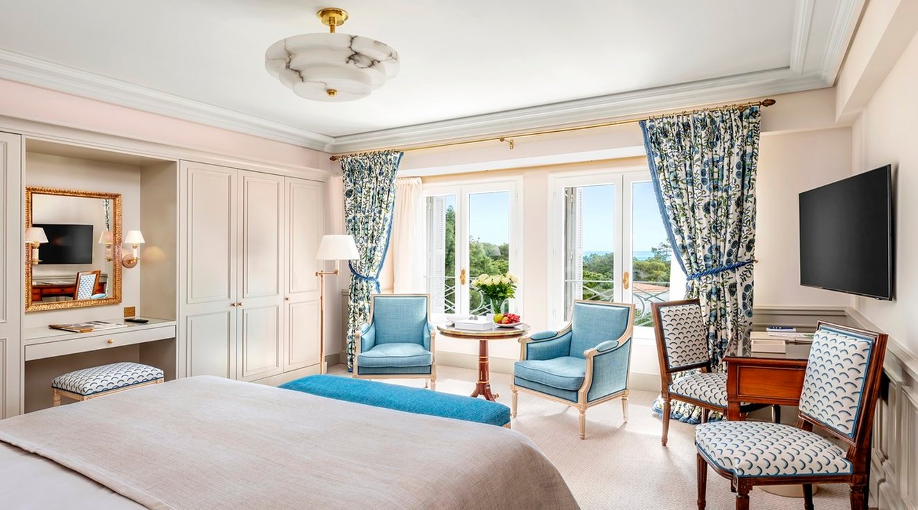 HDC - Superior Room Living-room & Room