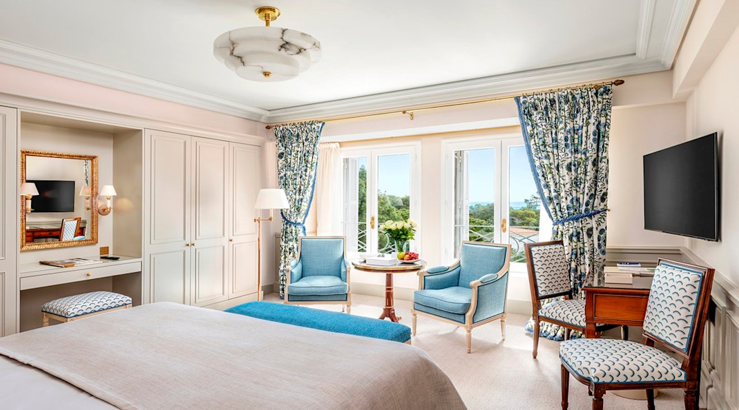 HDC - Superior Room Living-room & Room