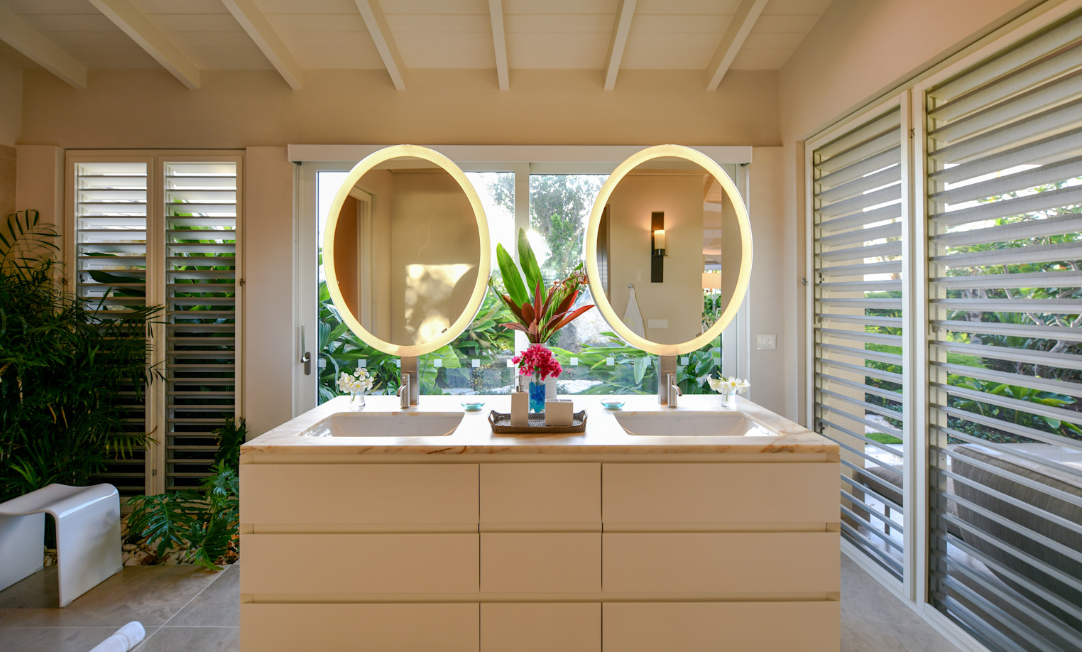 Int047-DEL-Delphis-BathMaster-2105JMR22957