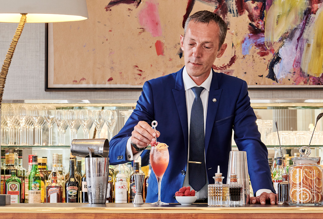 HDC - Bellini Bar Head Barman