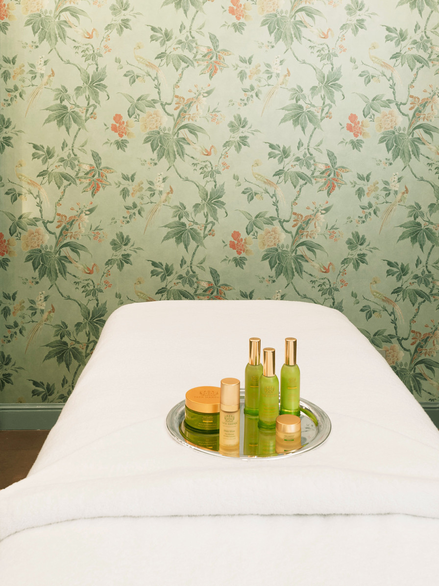 Le Bristol Paris-Tata Harper Spa Room-2 Igngv