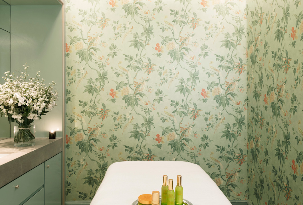 Le Bristol Paris-Tata Harper Spa Room-2 Igngv