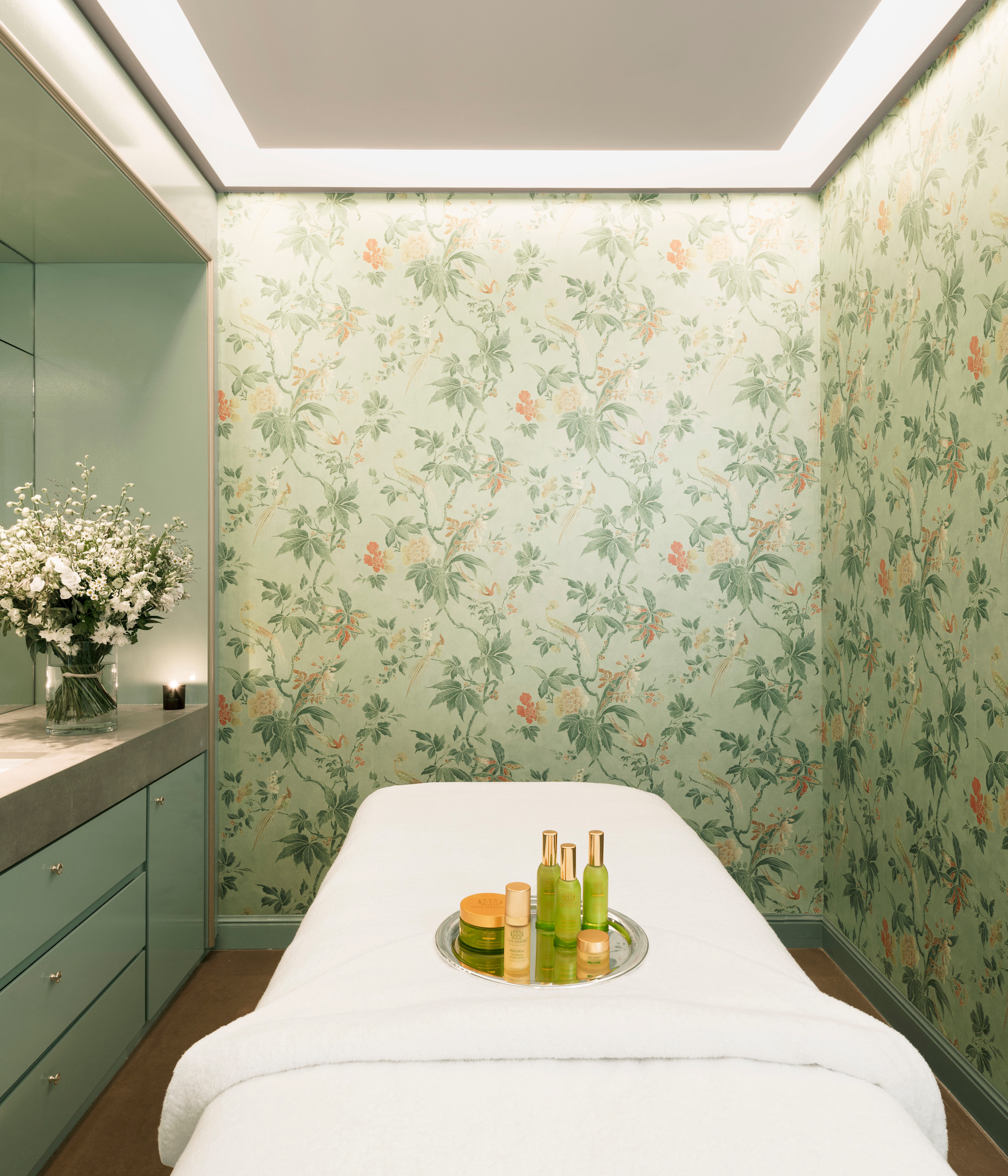 Le Bristol Paris-Tata Harper Spa Room-2 Igngv