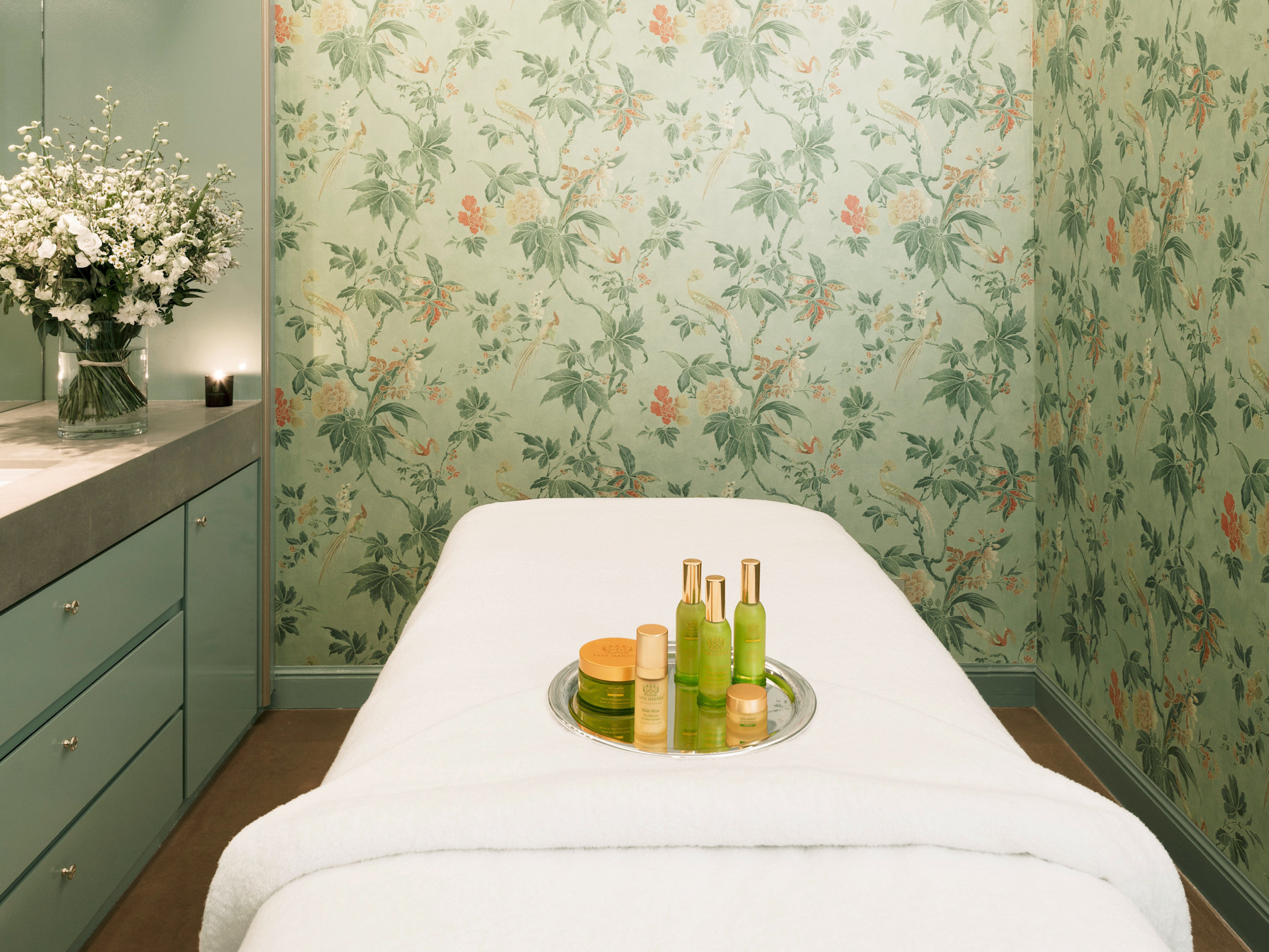 Le Bristol Paris-Tata Harper Spa Room-2 Igngv