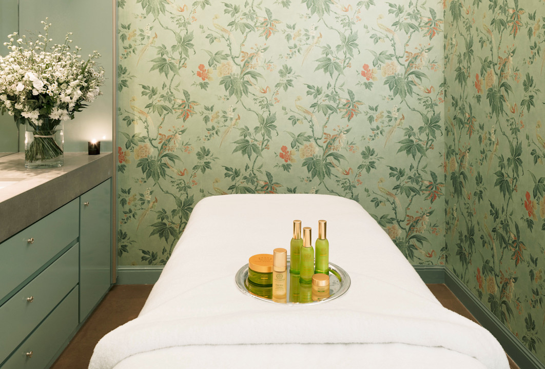 Le Bristol Paris-Tata Harper Spa Room-2 Igngv