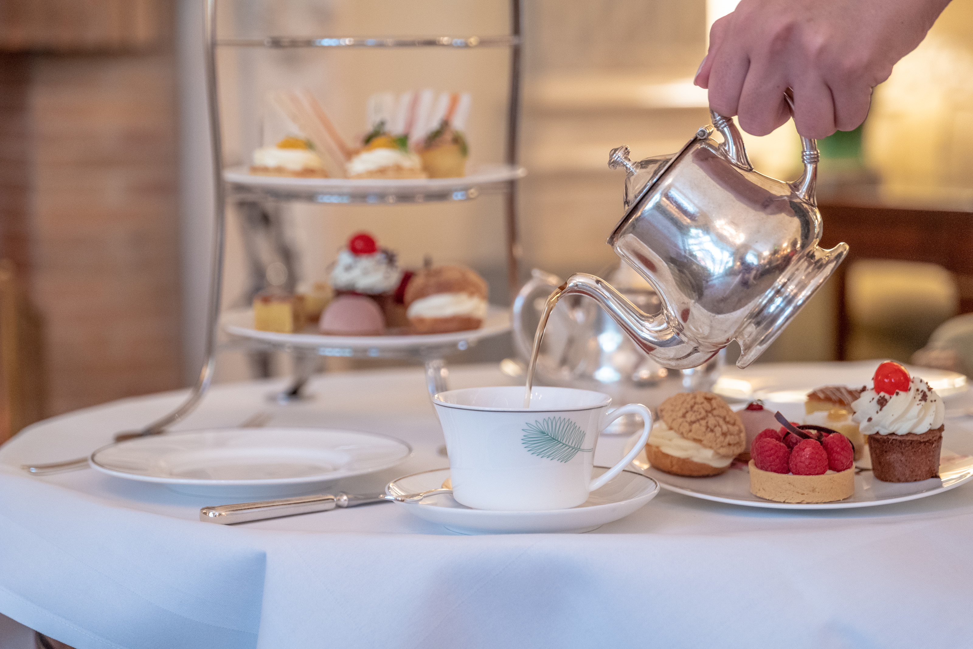 Brenners-Park-Hotel-Spa-Kaminhalle-Blackwood Media