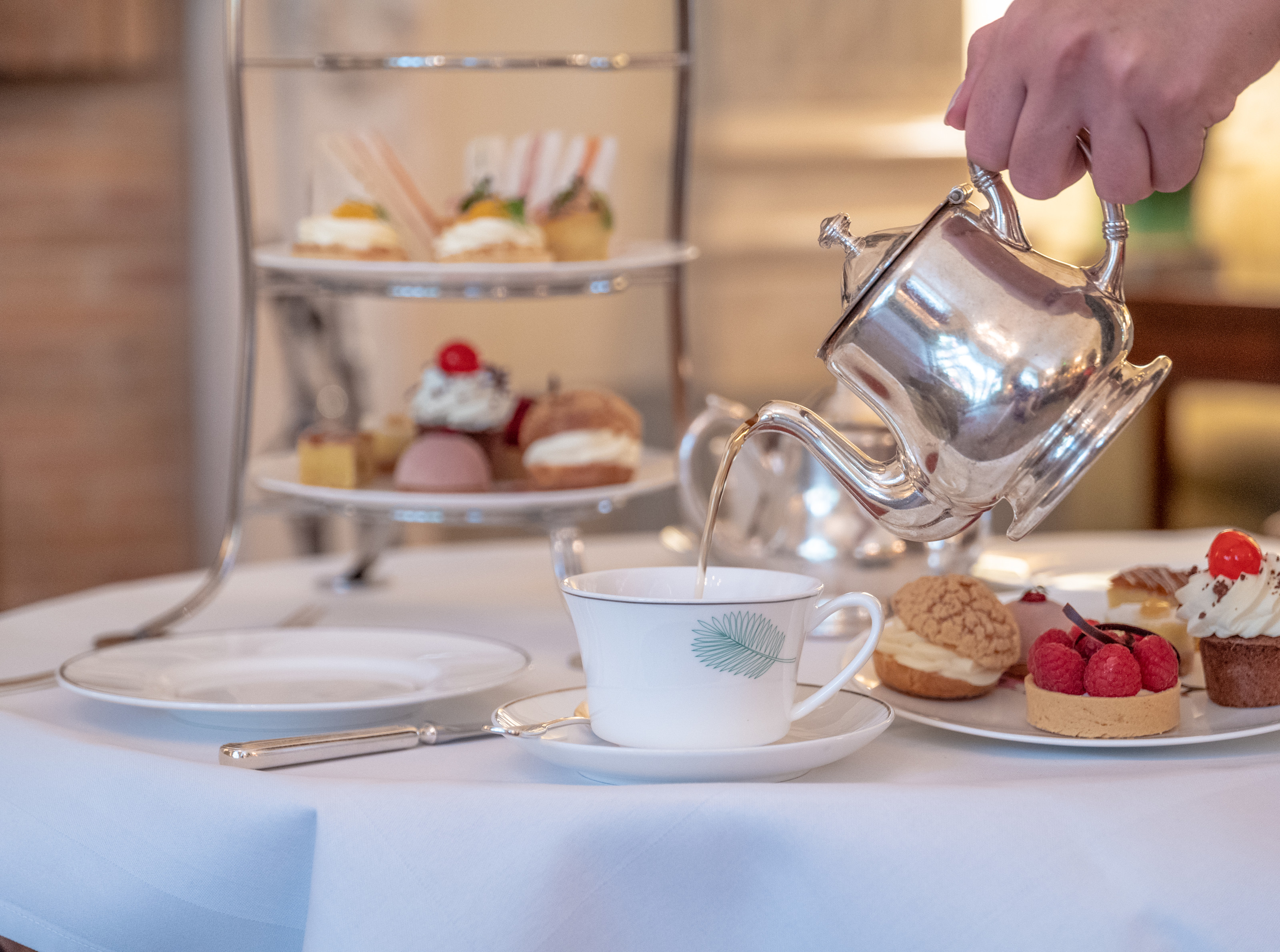 Brenners-Park-Hotel-Spa-Kaminhalle-Blackwood Media