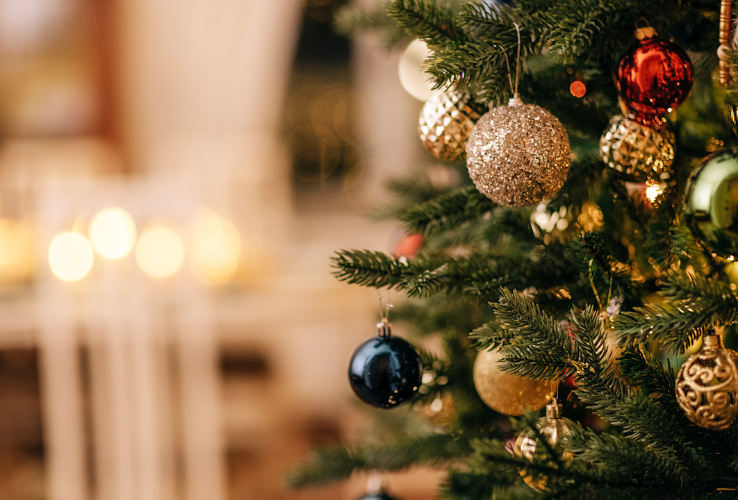 VIN - festive page - christmas tree