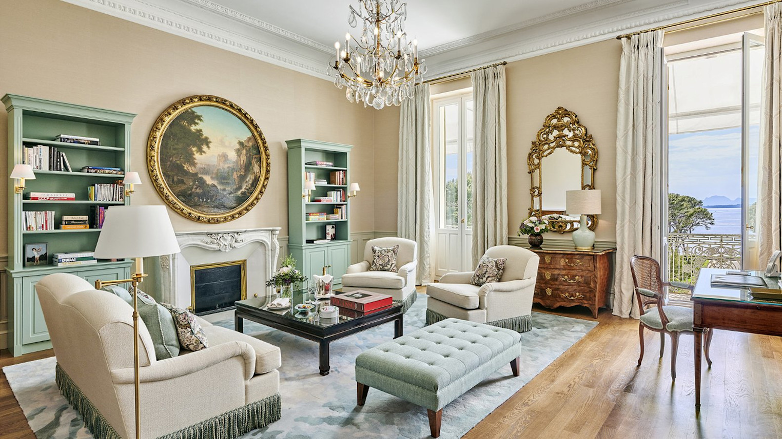 HDC - Deluxe one bedroom suite Living-room