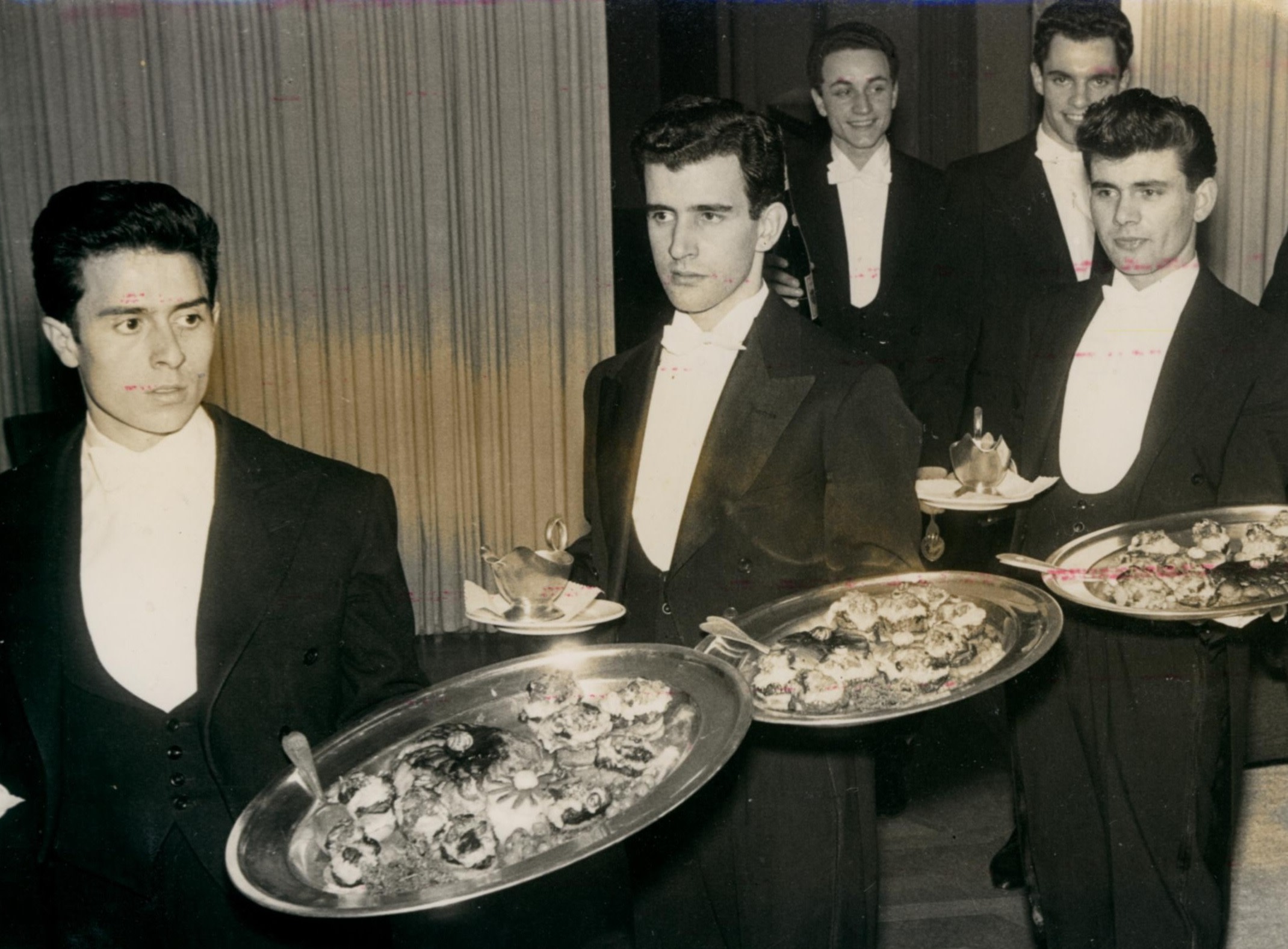 brenners-park-hotel-spa-service-damals