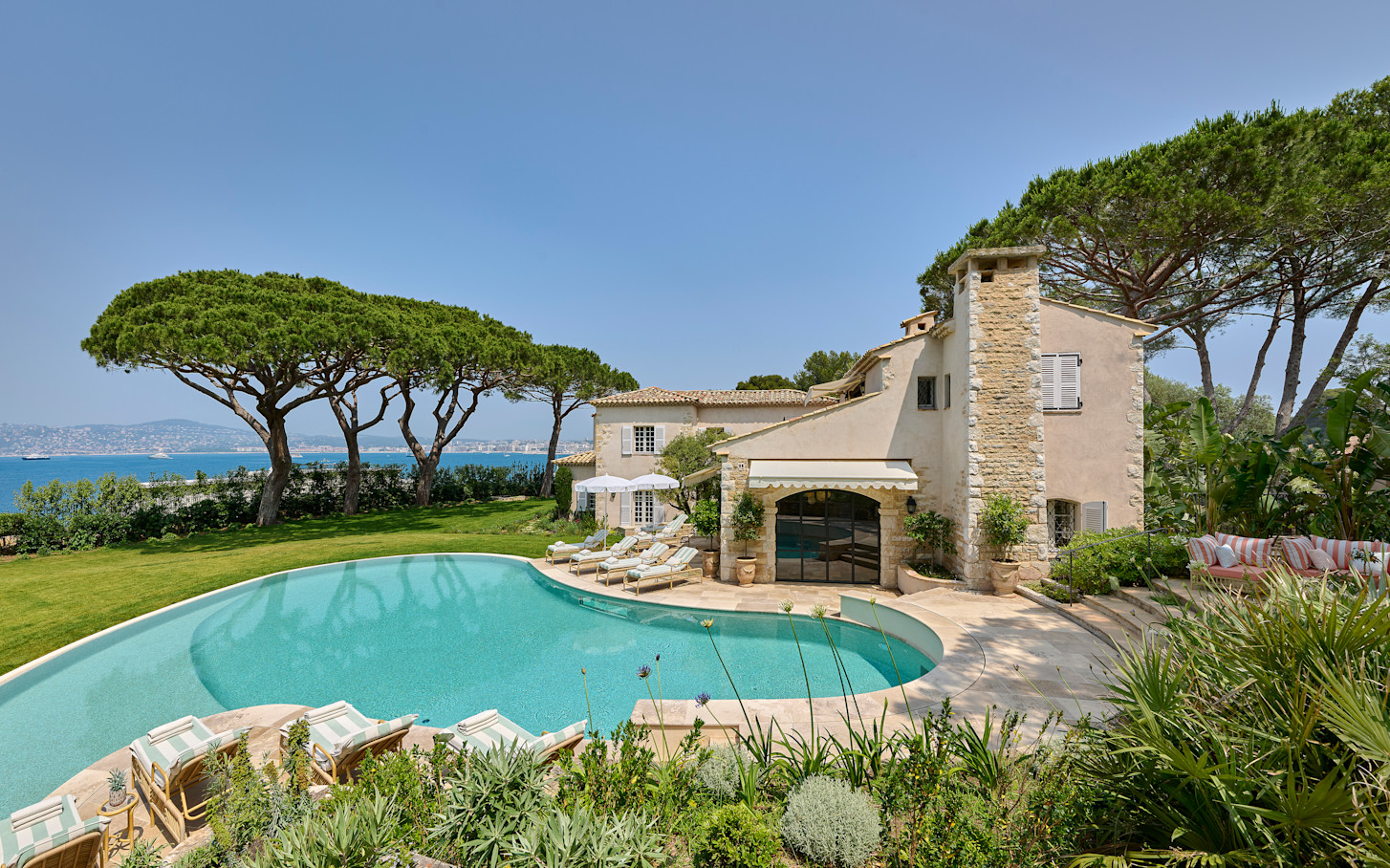 HDC - Villa La Guettière Front
