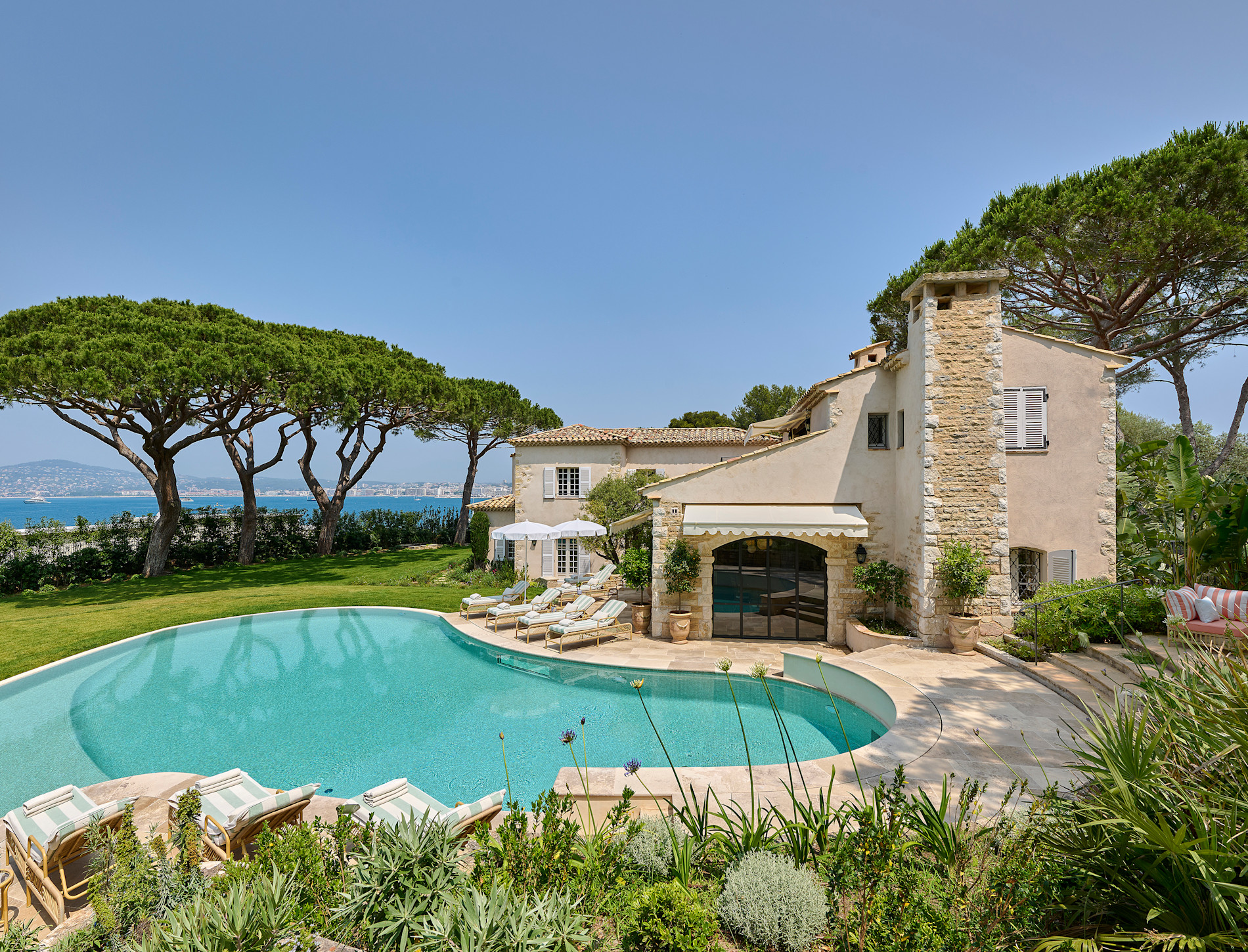 HDC - Villa La Guettière Front