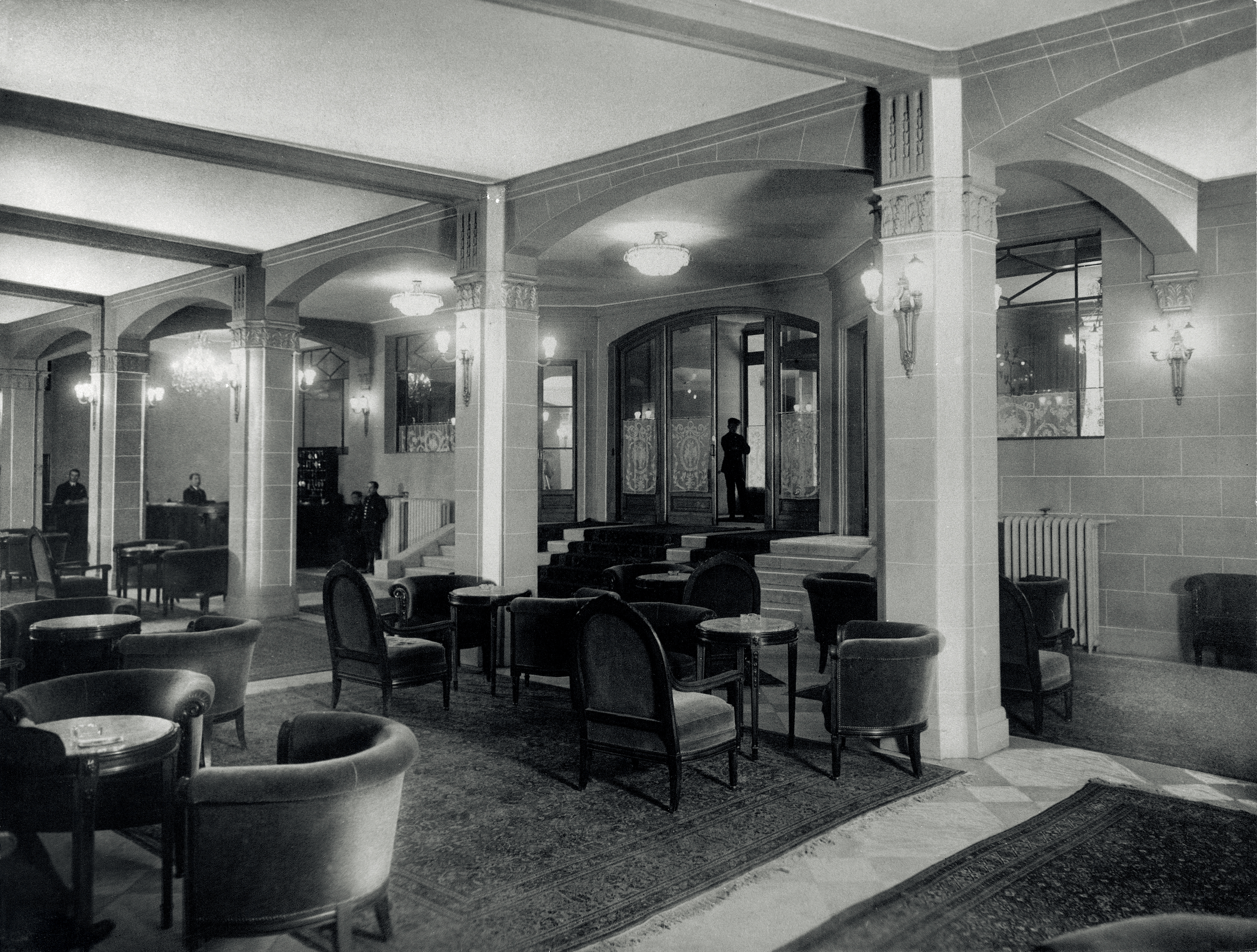 100 Years of History | 5-Star Hotel | Le Bristol Paris