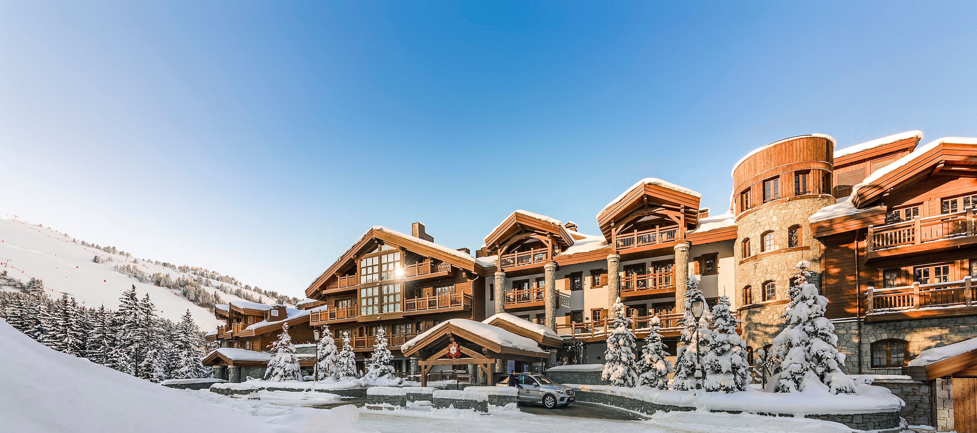 APG - Hotel front day