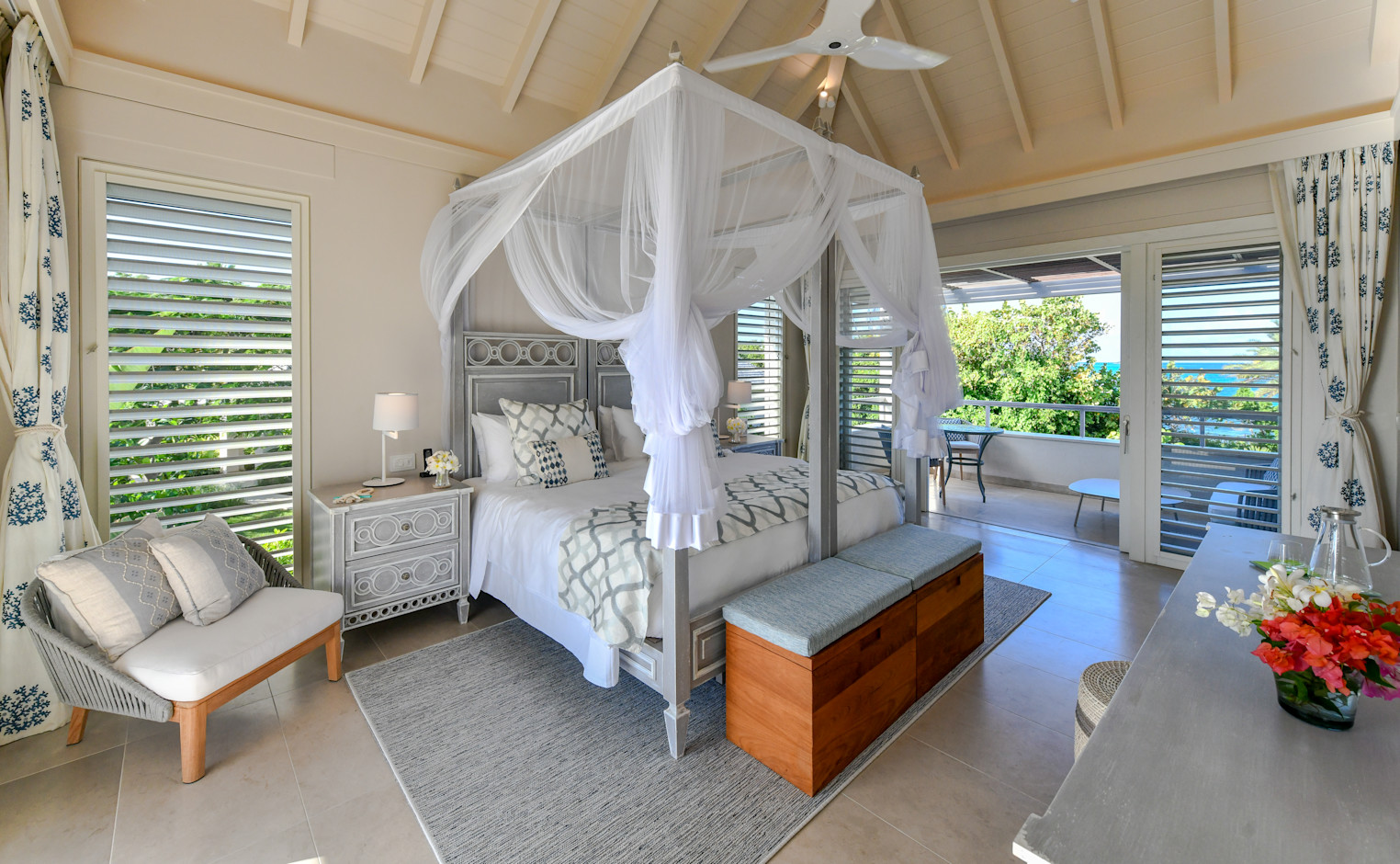 Int055-DEL-Delphis-BedGuest1-2105JMR24323