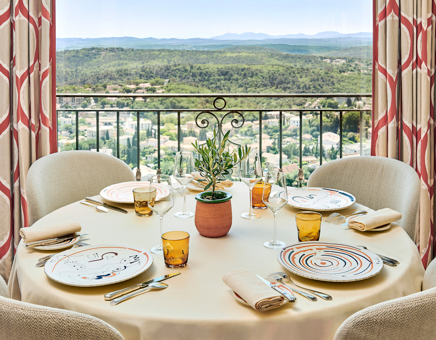 CSM - Table au Saint-Martin avec vue