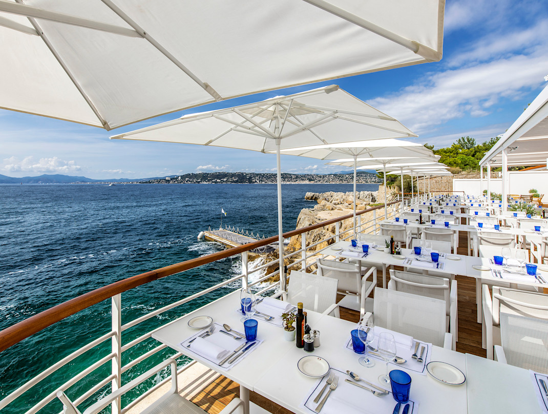 HDC - The Grill terrace