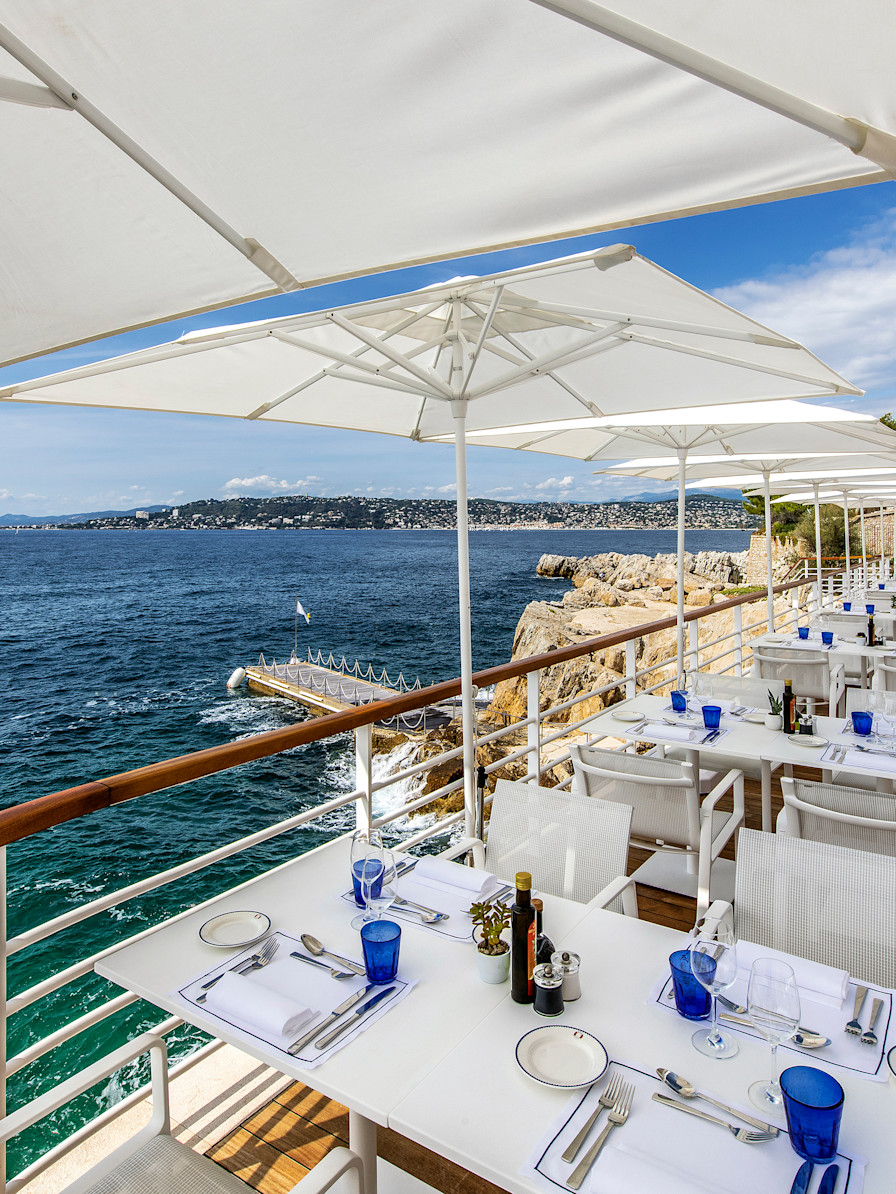 HDC - The Grill terrace