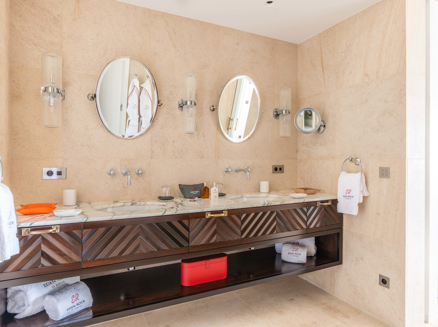 ERO - Rock room Vogue