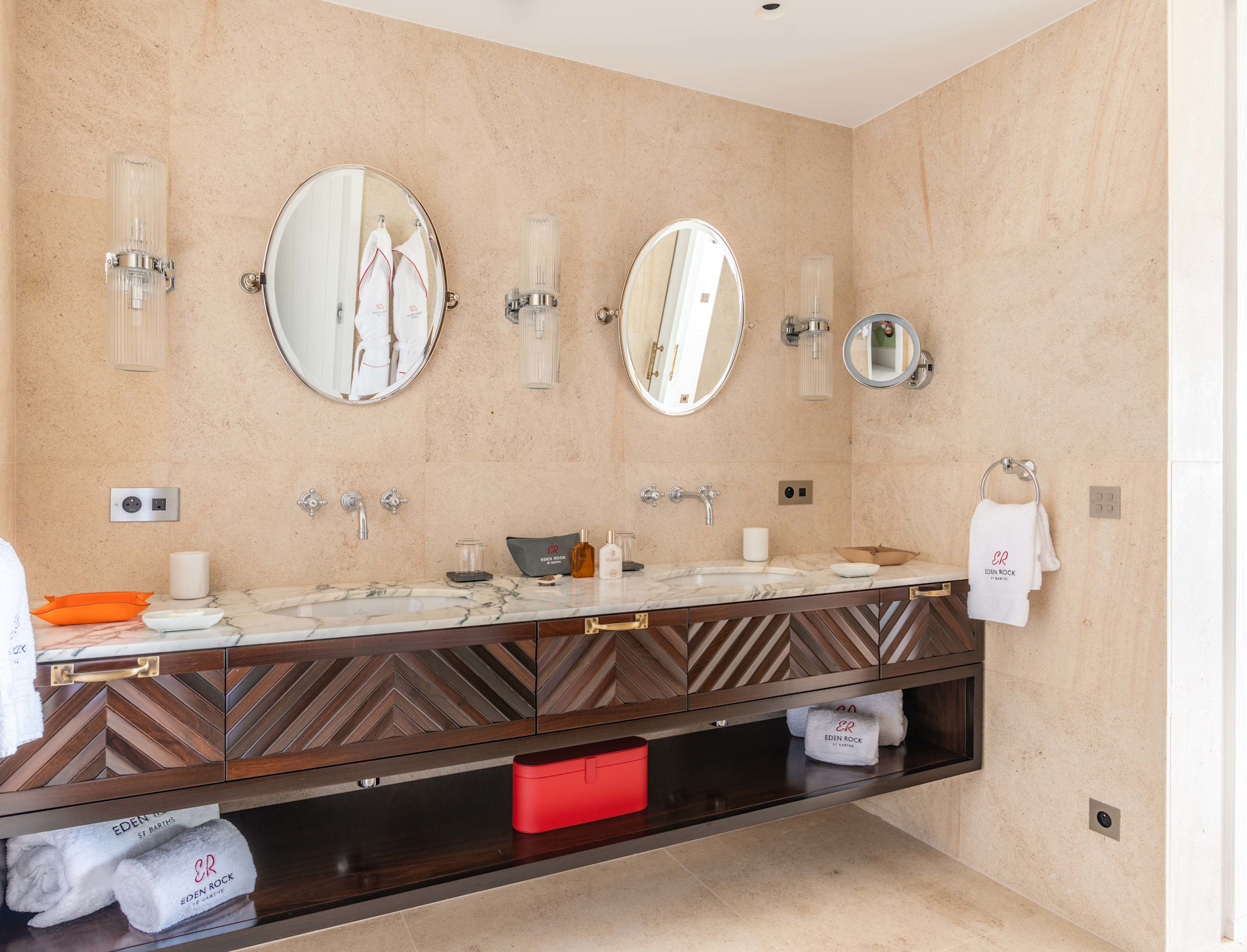 ERO - Rock room Vogue