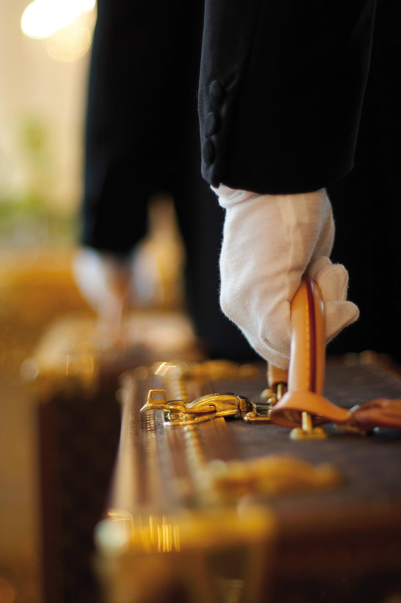 LAN - The Lanesborough Luggage Service