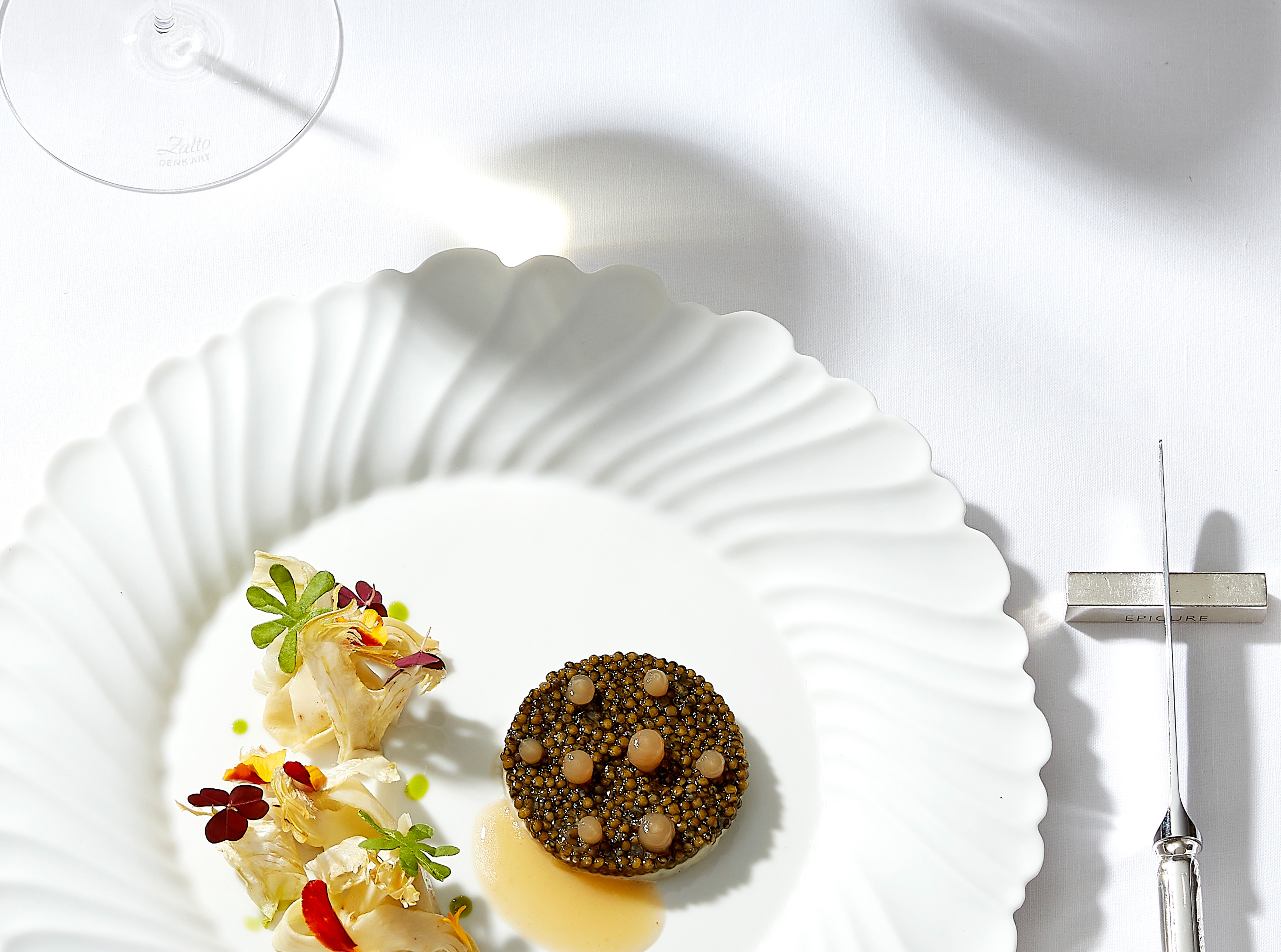 LBP - Epicure Carte Chef Arnaud Faye - Caviar osciètre de Sologne - 2 - ©Thomas Dhellemmes ObARF