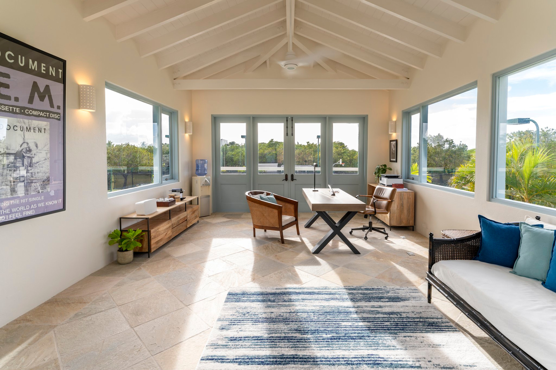 Room XTUC - Image 17