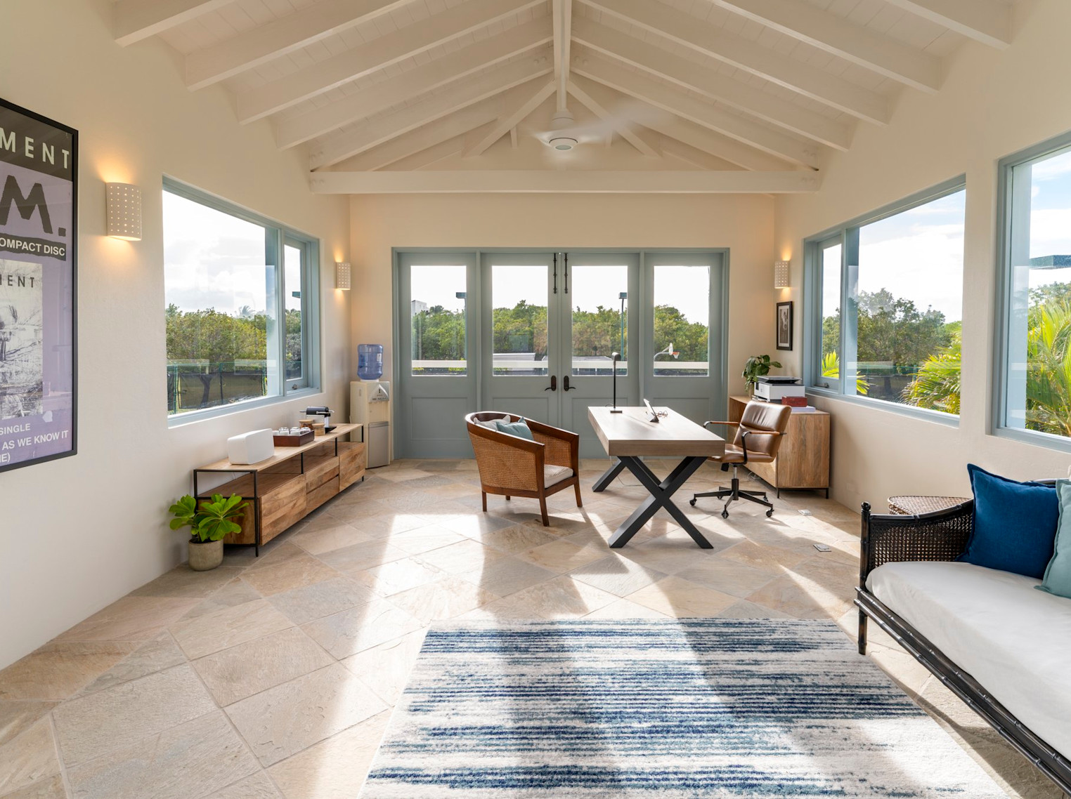 Room XTUC - Image 17